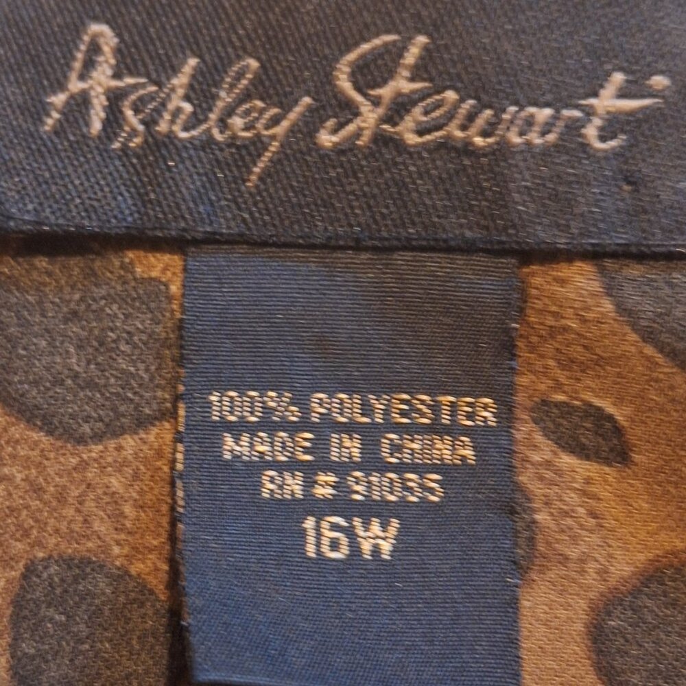 ASHLEY STEWART TOP. - Picture 5 of 5